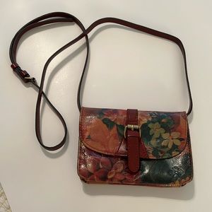 Patricia Nash shoulder bag used 2xs , just not big enough for me. Beautiful